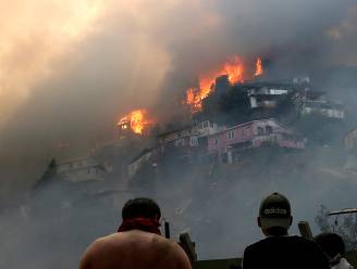 Vuurzee op kerstavond in Chileense kustplaats Valparaíso