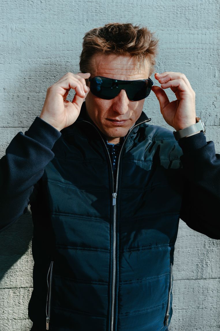 ‘Mijn zoon van 18 heeft mentale problemen. Het laatste jaar was voor hem de druppel. Alleen al daarom hoop ik dat corona snel voorbij is.’ Beeld Damon De Backer