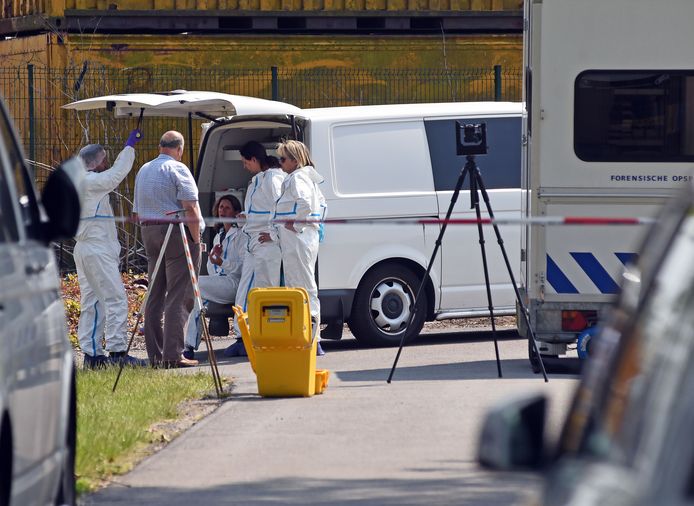 Onderzoek na de vondst van de dode vrouw, afgelopen zaterdag.