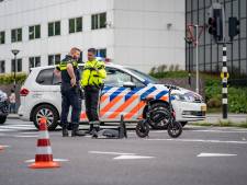Kind rijdt vermoedelijk door rood verkeerslicht en komt in botsing met auto