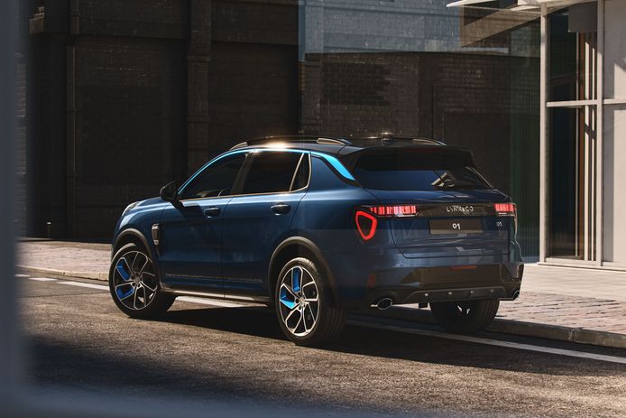 Lynk & Co 01; Nog deze maand wordt de eerste Nederlandse vestiging van de nieuwe autofabrikant geopend, in Amsterdam. Het wordt geen dealer of showroom maar 'een club'