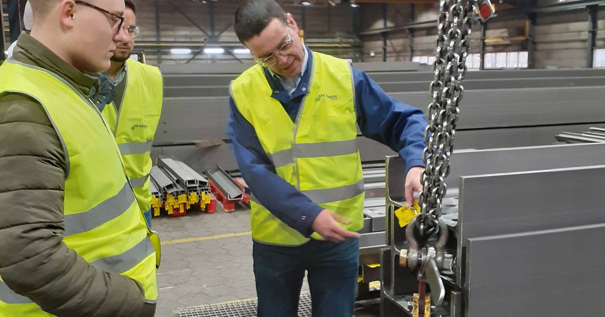 FNV Metaal gaat met leden bij ASK Romein in gesprek na ontslag 322 ...