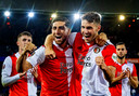 Alireza Jahanbakhsh en Santiago Gimenez.