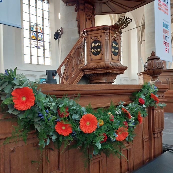 Een guirlande in de Sint-Catharijnekerk.