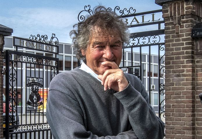 Beeldhouwer Karoly Szekeres uit Deventer heeft het beeld voor Enter klaar. „De bedoeling is dat mensen er vrolijk van worden.”