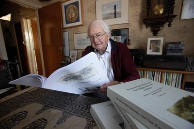 Van een weefgetouw in de huiskamer tot het faillissement: Henk duikt in rijke historie van Vullinghs