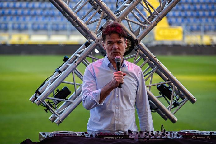 Burgemeester Paul Depla in het stadion van NAC in 'zijn' Breda.