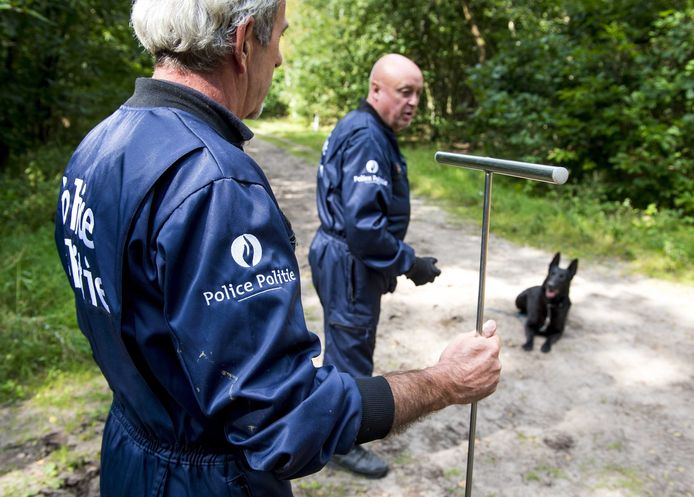 Archiefbeeld. Belgische en Nederlandse politie speurden in de bossen nabij Rucphen naar het lichaam. (2014)