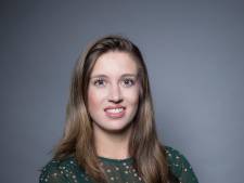 Elisa (25) is accountant: ‘De standaard opmerking die ik krijg is ‘Wat saai!’’