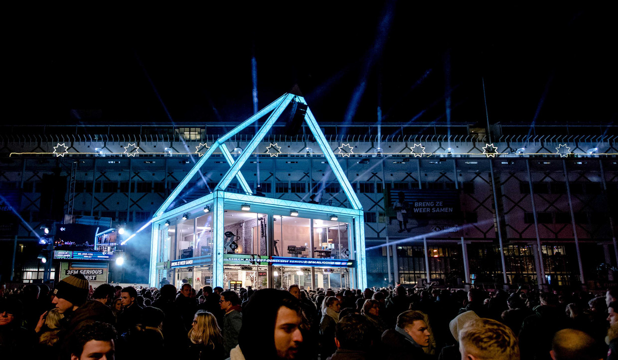 Het Glazen huis op het Marktplein in Apeldoorn Beeld anp