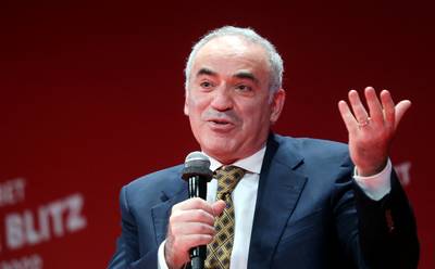 Oud-schaker Kasparov vraagt EU Russen geen visa te geven