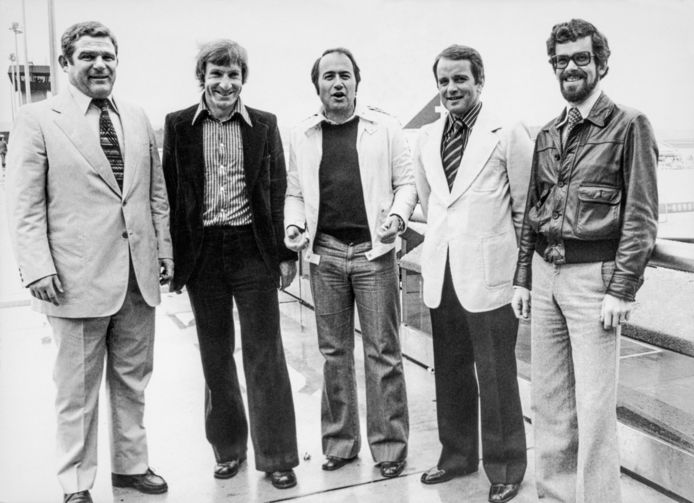 Eentje uit de oude doos: Hüssy (links) met Blatter (centraal) en nog enkele andere Zwitserse vrienden in 1977 op FIFA-opdracht in Afrika.
