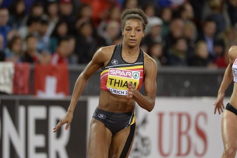 Nafi Thiam knokte voor wat ze waard was in de 200m en bleef nipt op kop. Beeld PHOTO_NEWS