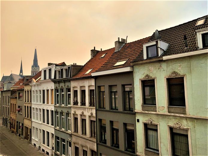 Gele smog boven Antwerpen.