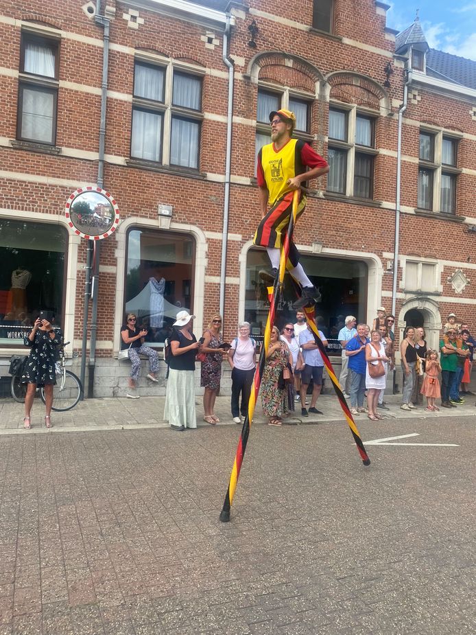 Folklorestoet brengt ambiance naar de stad | Aarschot | hln.be