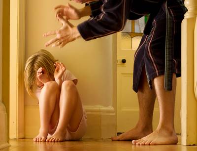 Terneuzenaar controleerde jarenlang ‘intieme hygiëne’ van dochters na het douchen