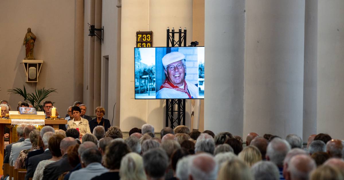 Reti dice un addio collettivo al cantante folk Jules Cabas: “Amava così tanto la gente, la gente lo amava” |  Reti