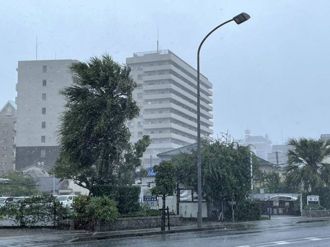Een van zwaarste orkanen ooit aan land in Japan: al heel wat materiële schade en verschillende gewonden