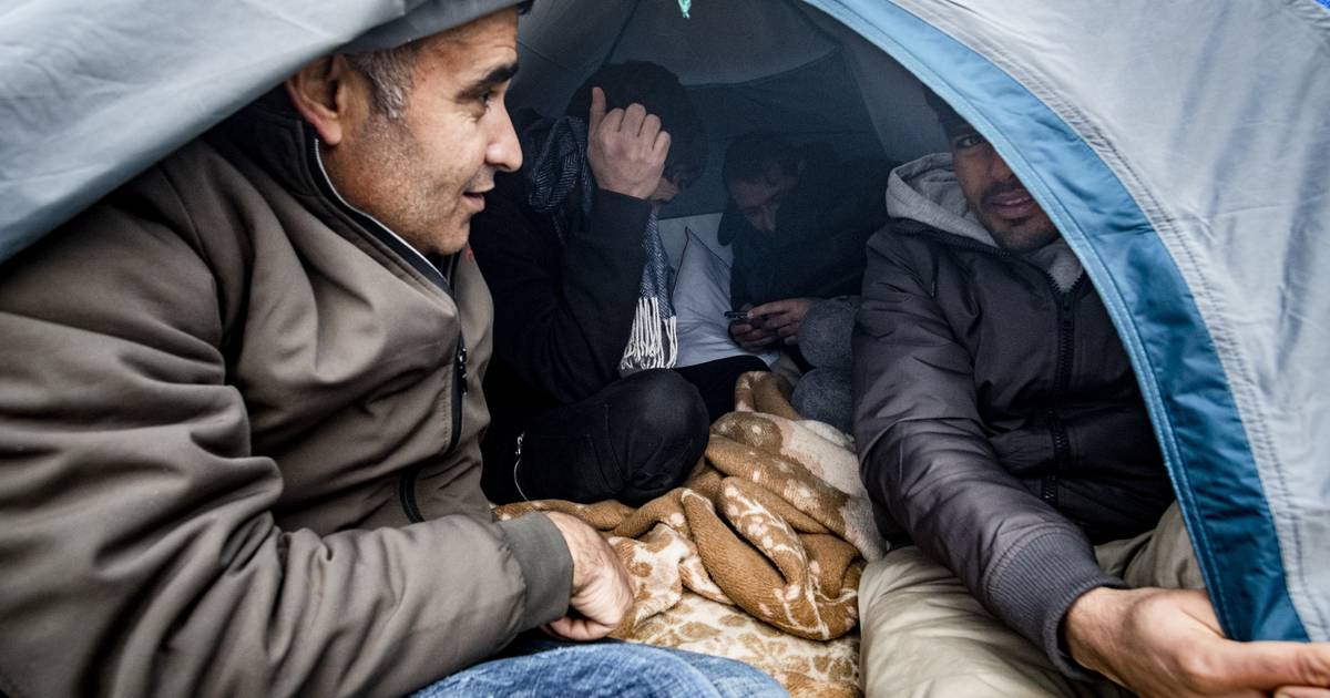 Лист ожидания сократился: 1200 лиц, ищущих убежища, покинули центр приема за последние месяцы |  внутренний