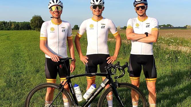 Overleden papa rijdt mee: Vrienden rijden 1.000 km voor Kom op tegen Kanker in tenues met onder meer vingerafdruk