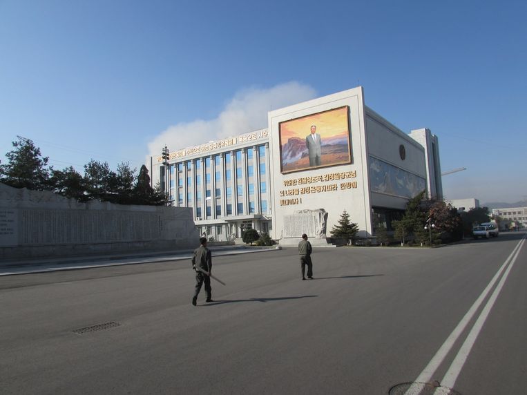 Straatbeeld Pyongyang. Beeld Stevo Akkerman