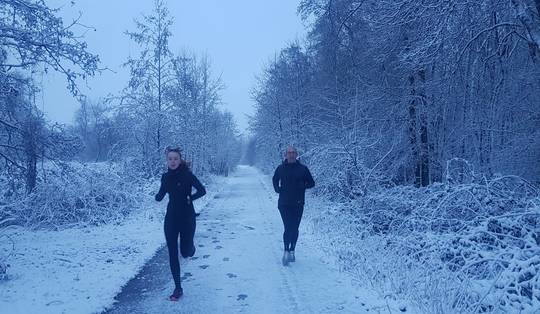 ‘Er zijn zoveel momenten waarop je kan sporten, mensen zien ze alleen niet altijd’: zo pas je ‘meer bewegen’ vlotjes in in je weekroutine
