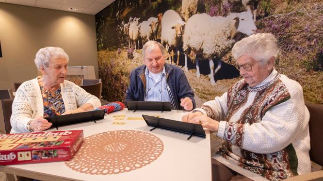 Na het zuur komt het zoet voor bewoners Mandala in Apeldoorn: ‘Met de nieuwe ontmoetingsplek zijn we beter af’