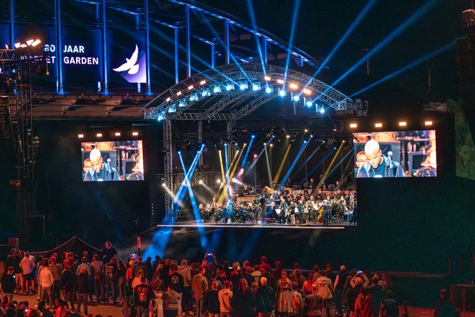 Kade puilt uit voor Bridge to Liberation: duizenden bezoeken spektakel ...