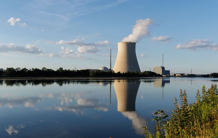 Duitslands grootste kerncentrale in Beieren, de Isar 2 bij München. (12/07/22)