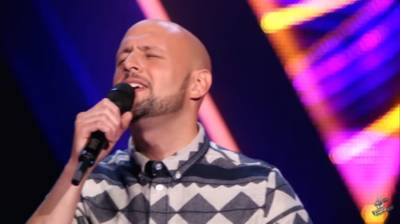 Aïrto is 'blije rakker' na bijzondere auditie in The Voice