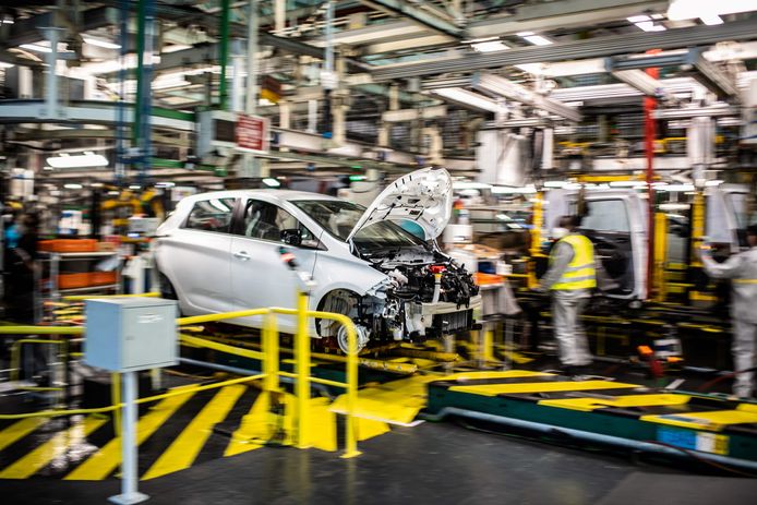 De Renault-fabriek in Flins wordt omgebouwd om auto's  te kunnen 'refurbishen'