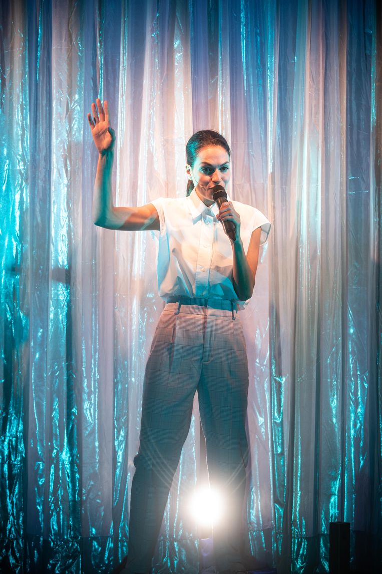 Show must go on door Stephanie Louwrier Beeld Bart Grietens