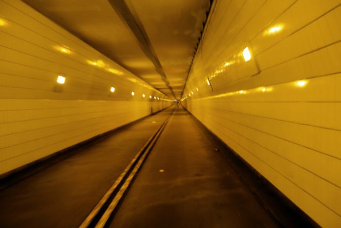 Op 14 februari aanstaande kan er in de voetgangerstunnel van de Maastunnel worden getrouwd.