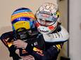 Fernando Alonso en Max Verstappen na de GP van Abu Dhabi
