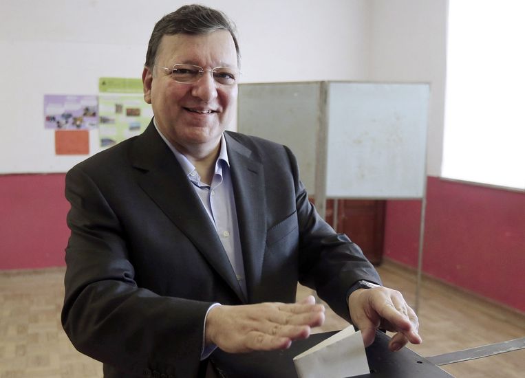 Voorzitter van de Europese Commissie Jose Manuel Barroso brengt zijn stem uit Beeld EPA