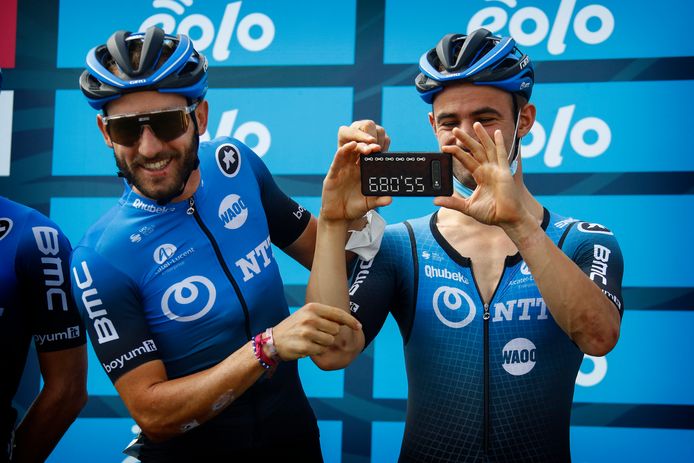 Carlos Barbero en Victor Campenaerts van NTT Pro Cycling.