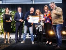 
Pieter teelt naast paprika’s en pepers ook thee en wint daar een prestigieuze prijs mee: ‘Dit is hartstikke gaaf’