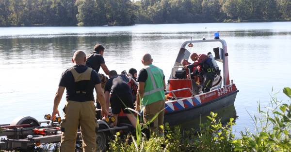 Politie staakt zoektocht naar vermoedelijk Poolse man die in visvijver Ekkersweijer sprong.