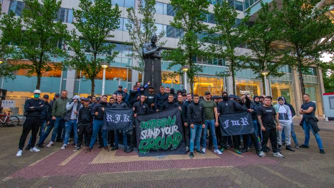 Feyenoordfans houden demonstratie tegen racisme en vernielingen rond beeld van Pim Fortuyn