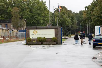 Bus stopt voorlopig niet bij azc in Budel; te veel incidenten met zwartrijders