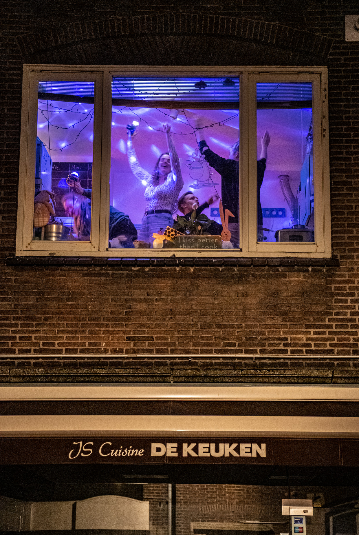 Wageningse studenten op maandagavond. Beeld Koen Verheijden