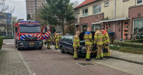Velpse eigenaar weet brand in auto zelf te doven