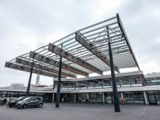 Man bedreigt ziekenhuispersoneel Winterswijk met schaar: politie lost waarschuwingsschot