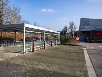 Ruimere fietsenstallingen aan Cultuurcentrum De Biekorf: “Elke fietser veilige stalplaats garanderen”