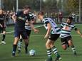 Luctor Heinkenszand (donkerblauw) en Zeelandia Middelburg (groen-wit) gaan de nacompetitie om promotie naar de tweede klasse in.