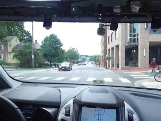 VIDEO: Hoe kunnen zelfrijdende wagens communiceren met voetgangers? Ford deed de test
