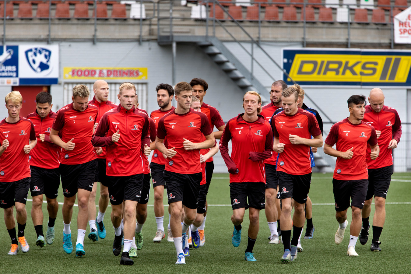 Drie buitenlandse tegenstanders voor Helmond Sport in voorbereiding op het nieuwe seizoen Foto