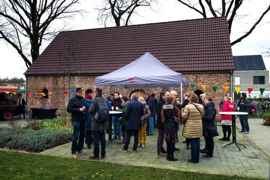 De nieuwe radiostudio werd officieel voorgesteld in zaal Grasdries.