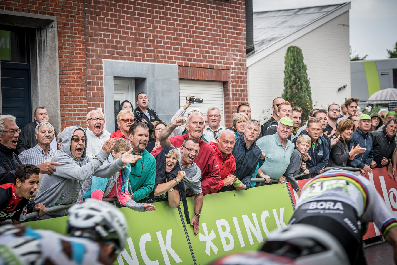 BinckBank Tour zeker tot en met 2022 in Ardooie Foto hln.be
