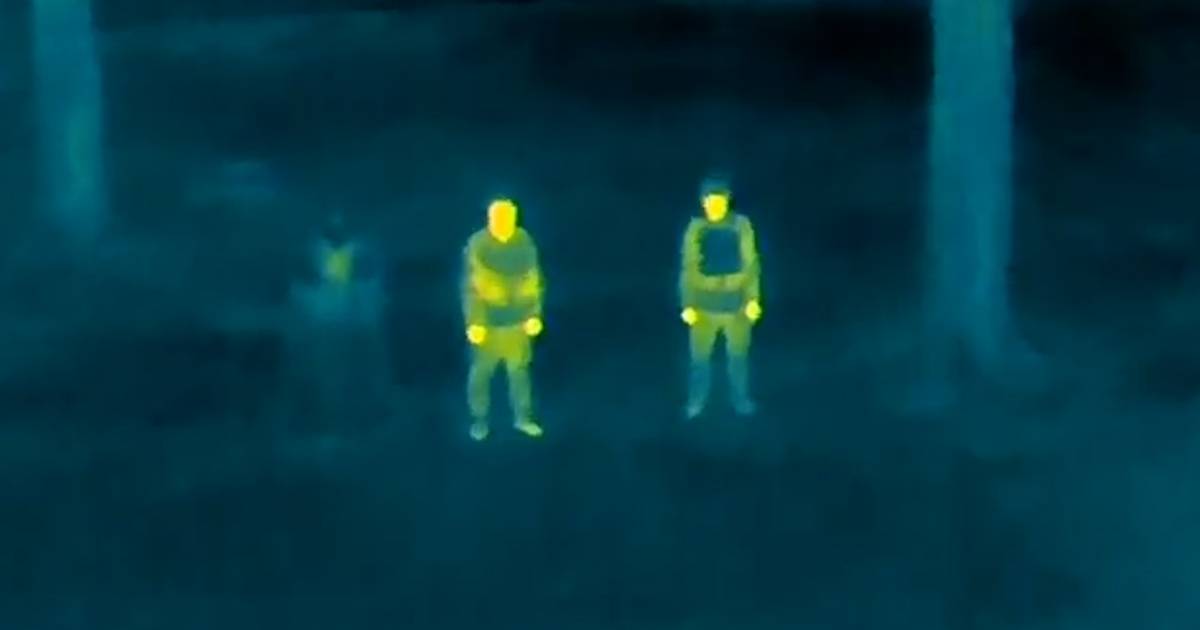 Impressive photos show how new abaya makes Ukrainian soldiers invisible |  outside